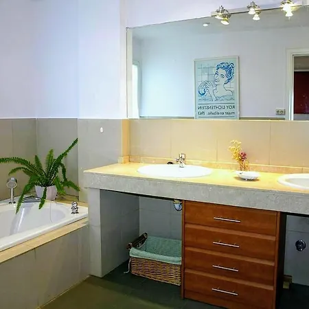 2 Bedrooms In Los Cristianos Los Cristianos (Tenerife)